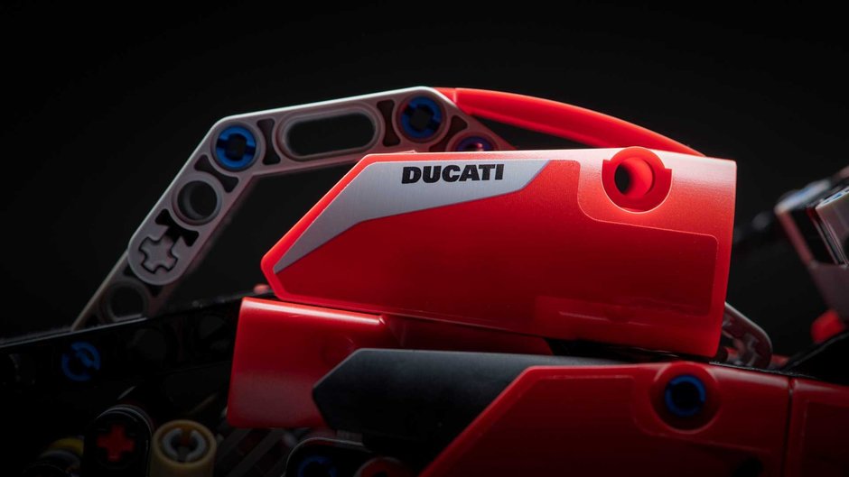 Ducati Panigale V4 R de la Lego Technic