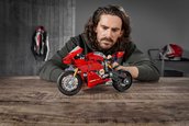 Ducati Panigale V4 R de la Lego Technic