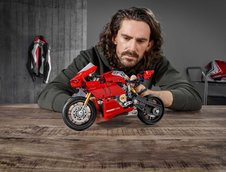 Ducati Panigale V4 R de la Lego Technic