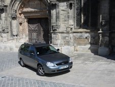 Duel intre break-uri low-cost: Dacia Logan MCV vs. Lada Priora break