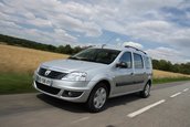 Duel intre break-uri low-cost: Dacia Logan MCV vs. Lada Priora break