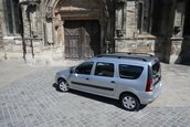 Duel intre break-uri low-cost: Dacia Logan MCV vs. Lada Priora break