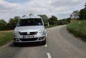 Duel intre break-uri low-cost: Dacia Logan MCV vs. Lada Priora break