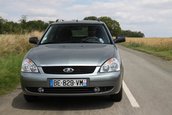 Duel intre break-uri low-cost: Dacia Logan MCV vs. Lada Priora break