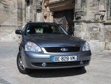 Duel intre break-uri low-cost: Dacia Logan MCV vs. Lada Priora break