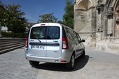 Duel intre break-uri low-cost: Dacia Logan MCV vs. Lada Priora break