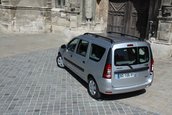 Duel intre break-uri low-cost: Dacia Logan MCV vs. Lada Priora break