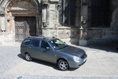 Duel intre break-uri low-cost: Dacia Logan MCV vs. Lada Priora break