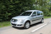 Duel intre break-uri low-cost: Dacia Logan MCV vs. Lada Priora break