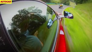 Duel pe Circuit: Ducati 1199 Panigale S versus McLaren MP4-12C