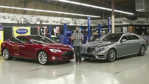 Duelul de 100.000 dolari: Tesla Model S versus Mercedes S550. Tu ce alegi?