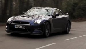 Duelul Generatiilor: Nissan GT-R (R34) versus Nissan GT-R (R35)