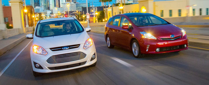 Duelul hibrizilor: Ford C-Max versus Toyota Prius V Duelul hibrizilor: Ford C-Max versus Toyota Prius V