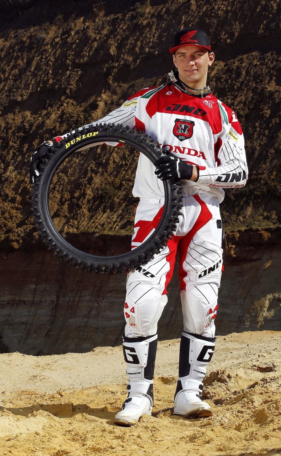 DUNLOP MX11F vine in sprijinul performantei pentru toti motociclistii din cursele MX