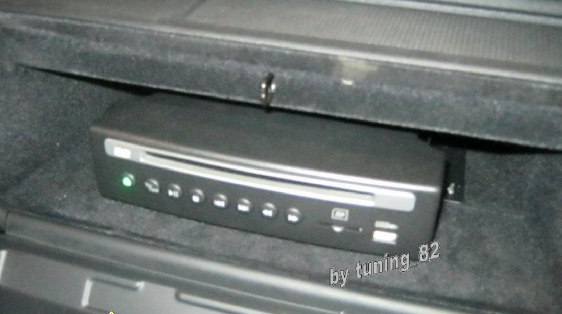 DVD AUTO Navigatie Dedicata LAND ROVER FREELANDER 2 DISCOVERY 3 Gps Tv Carkit Usb Divx Model 2012