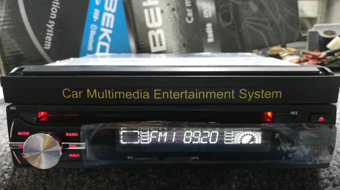 DVD PLAYER AUTO UNIVERSAL ECRAN RETRACTABIL 7'' LOGO SELECTABIL CARKIT USB SD MODEL BEKO ZS-8801
