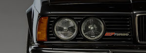 E aproape imposibil sa gasesti una de cumparat. Masina din 1986 are un motor turbo de 3.5 litri si 334 de cai si e de peste 4.5 ori mai rara decat un Bugatti de 2.4 milioane de euro