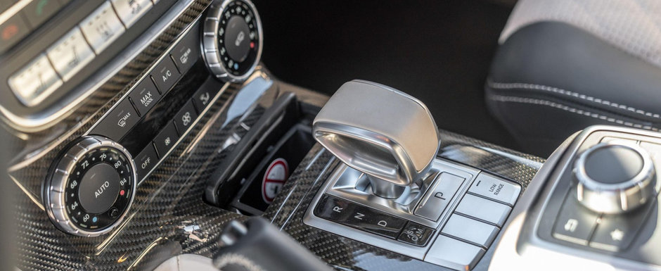E aproape imposibil sa gasesti una de cumparat. Masina din 2018 are un motor V12 cu doua turbine, plafon retractabil si perete care desparte soferul de pasageri si e de peste cinci ori mai rara decat un Bugatti de 2.4 milioane de euro E aproape imposibil sa gasesti una de cumparat. Masina din 2018 are un motor V12 cu doua turbine, plafon retractabil si perete care desparte soferul de pasageri si e de peste cinci ori mai rara decat un Bugatti de 2.4 milioane de euro