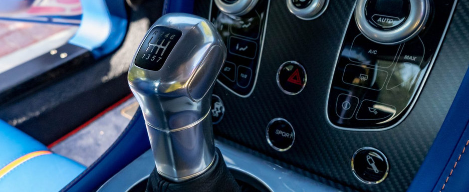 E aproape imposibil sa gasesti una de cumparat. Masina din 2017 are transmisie manuala si e de cinci ori mai rara decat un Bugatti de 2.4 milioane euro E aproape imposibil sa gasesti una de cumparat. Masina din 2017 are transmisie manuala si e de cinci ori mai rara decat un Bugatti de 2.4 milioane euro