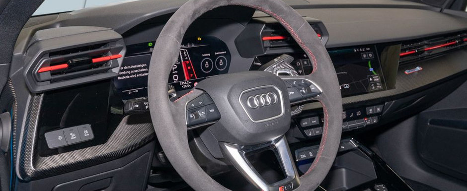 E aproape imposibil sa gasesti una de cumparat. Masina din 2022 are un motor turbo de 2.5 litri si 500 CP si e de 2.5 ori mai rara decat un Bugatti de 2.4 milioane de euro E aproape imposibil sa gasesti una de cumparat. Masina din 2022 are un motor turbo de 2.5 litri si 500 CP si e de 2.5 ori mai rara decat un Bugatti de 2.4 milioane de euro