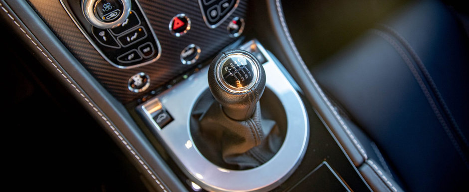 E aproape imposibil sa gasesti una de cumparat. Masina din 2017 are transmisie manuala si e de cinci ori mai rara decat un Bugatti de 2.4 milioane de euro E aproape imposibil sa gasesti una de cumparat. Masina din 2017 are transmisie manuala si e de cinci ori mai rara decat un Bugatti de 2.4 milioane de euro