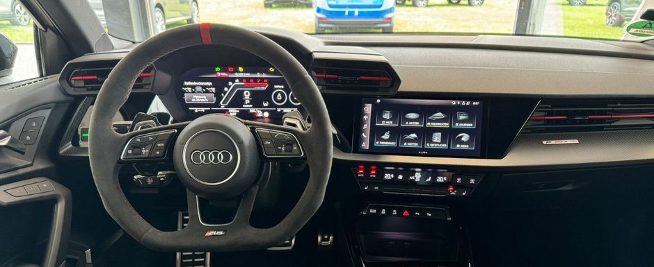 E aproape imposibil sa gasesti una de cumparat. Masina din 2023 are un motor turbo de 2.5 litri si 500 CP si e de 2.5 ori mai rara decat un Bugatti de 2.4 milioane de euro E aproape imposibil sa gasesti una de cumparat. Masina din 2023 are un motor turbo de 2.5 litri si 500 CP si e de 2.5 ori mai rara decat un Bugatti de 2.4 milioane de euro