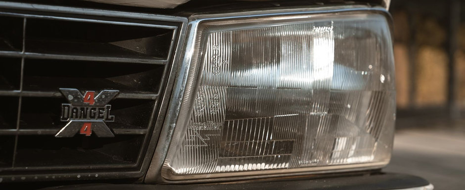 E aproape imposibil sa gasesti unul de cumparat. Peugeot-ul din 1985 e la fel de rar ca un Bugatti de 2.4 milioane euro E aproape imposibil sa gasesti unul de cumparat. Peugeot-ul din 1985 e la fel de rar ca un Bugatti de 2.4 milioane euro
