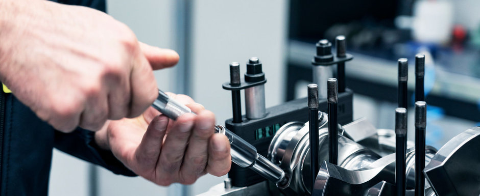 E primul motor pe care l-au construit dupa o pauza de 52 de ani si vor ca toata lumea sa il vada. FOTO E primul motor pe care l-au construit dupa o pauza de 52 de ani si vor ca toata lumea sa il vada. FOTO