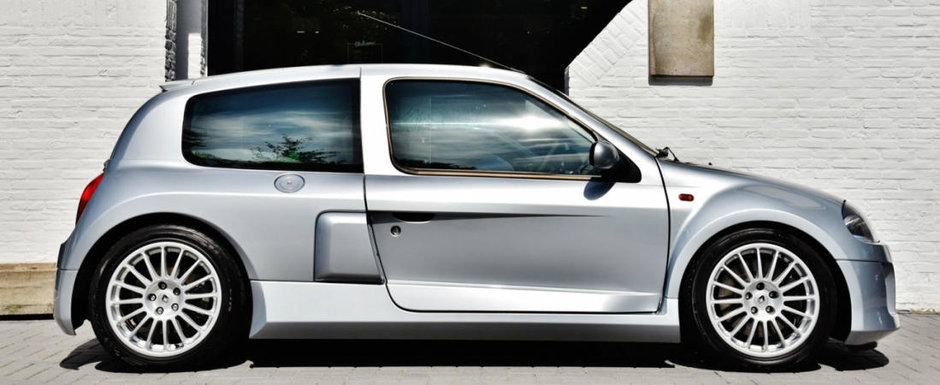 E ultimul hot-hatch cu motor central si il vrei la tine in parcare. Cu cat se vinde acest Renault Clio V6 E ultimul hot-hatch cu motor central si il vrei la tine in parcare. Cu cat se vinde acest Renault Clio V6