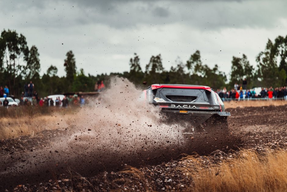 Echipajul Loeb & Boulanger, pe locul trei in competitia de Rally-Raid a Portugaliei