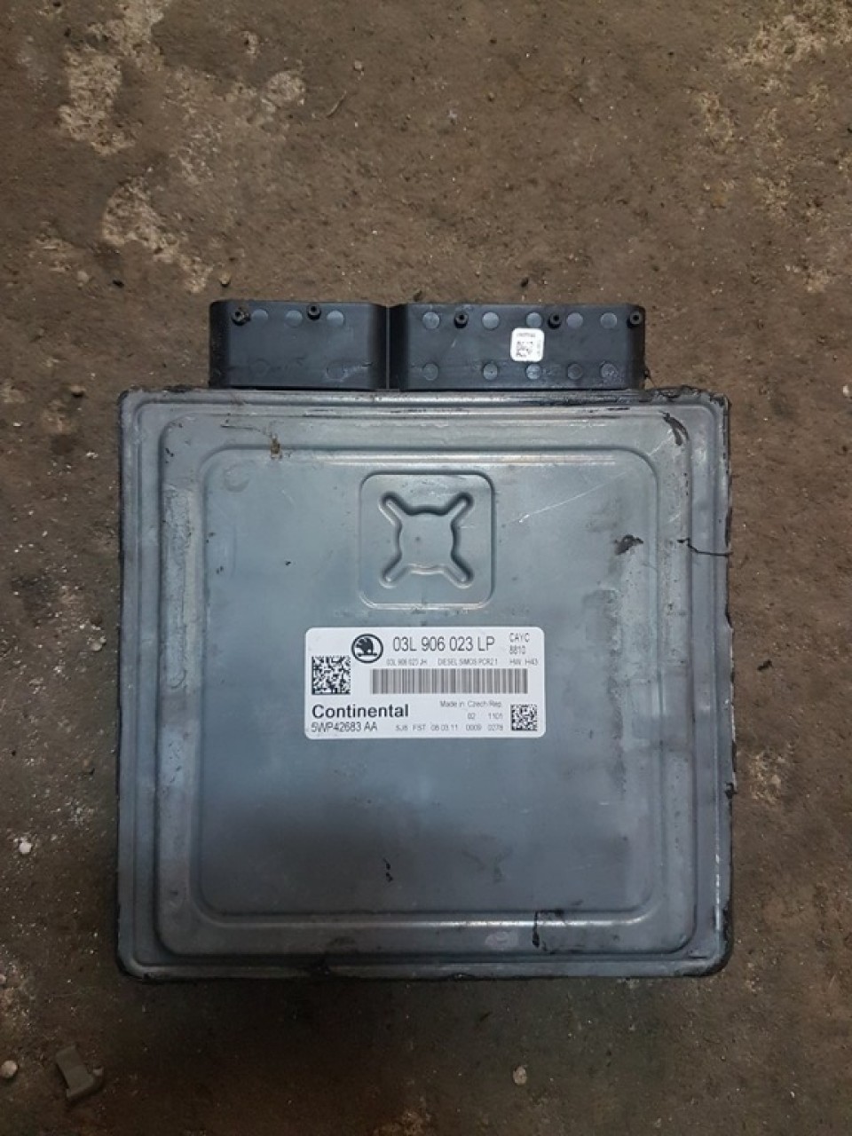 Ecu 03l906023lp 5wp42683aa skoda octavia II facelift 1.6 tdi cayc