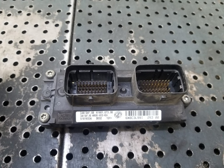 Ecu calculator motor 1.2 b lancia ypsilon iaw5afn8 6160107308 51819336