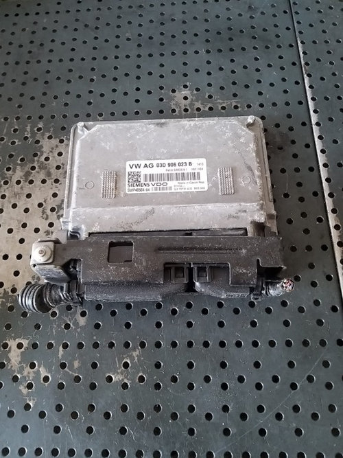 Ecu calculator motor 1.2 b vw fox 03d906023b 5wp4050404