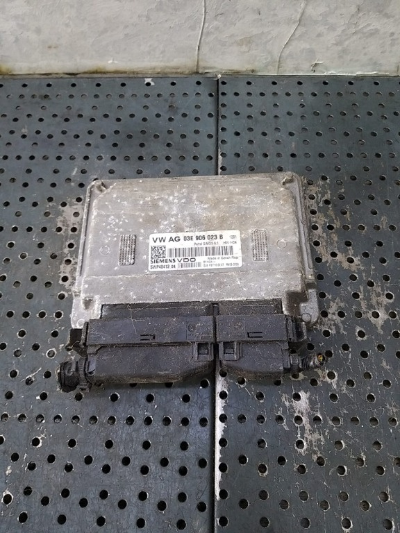 Ecu calculator motor 1.2 b vw polo 9n 03e906023b 5wp4041204