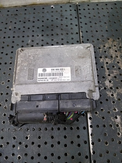 Ecu calculator motor 1.2 b vw polo 9n 03e906033l 5wp4019405