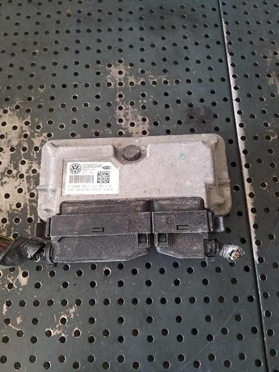 Ecu calculator motor 1.4 b seat ibiza 03c906024af 6160142403 03c906024f