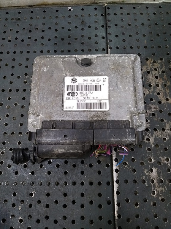 Ecu calculator motor 1.4 b skoda fabia 1 6y 036906034df 6160101305