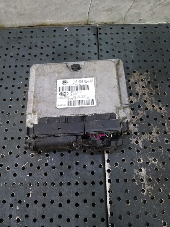 Ecu calculator motor 1.4 b vw polo 9n 036906034gm 6160106801