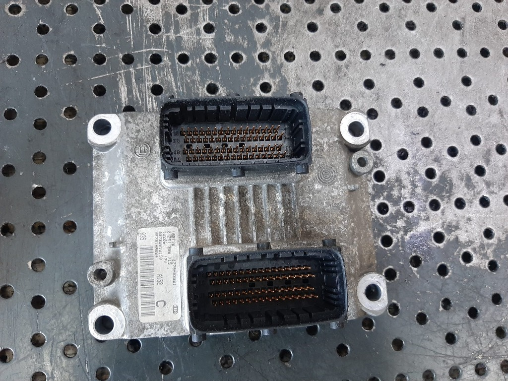 Ecu calculator motor 1.6 b ar32104 alfa romeo 147 1279h03961 0261206715