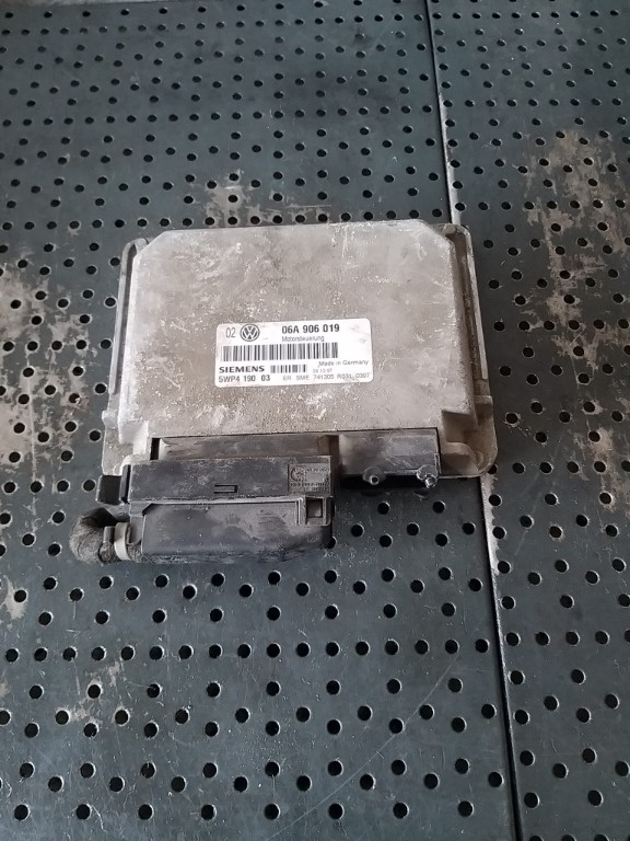 Ecu calculator motor 1.6 b vw golf 4 1j 06a906019 5wp419003