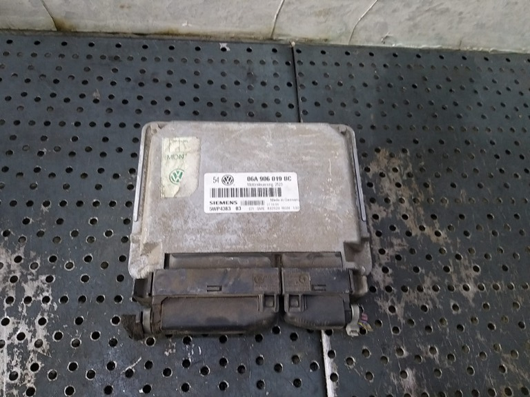Ecu calculator motor 1.6 b vw golf 4 1j 06a906019bc 5wp438303