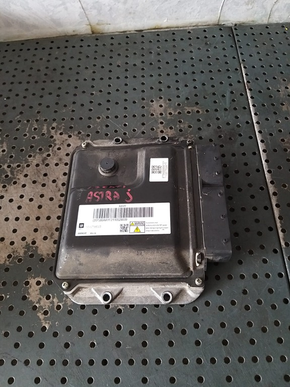 Ecu calculator motor 1.7 cdti opel astra j 55579893 mb2757001011 275820955101