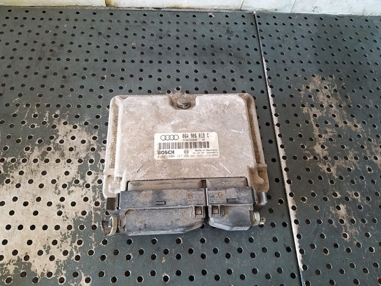 Ecu calculator motor 1.8 b vw golf 4 1j 06a906018c 0261204127