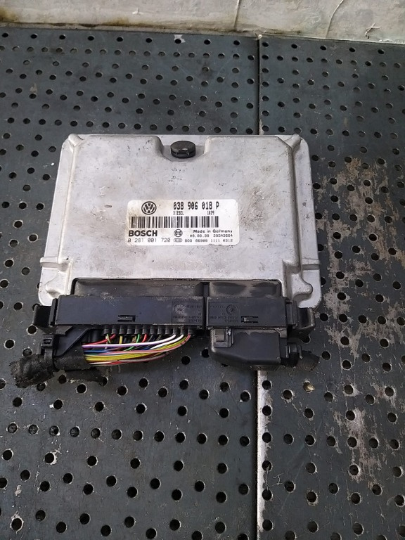 Ecu calculator motor 1.9 tdi vw passat b5.5 038906018p 0281001720 28sa3664