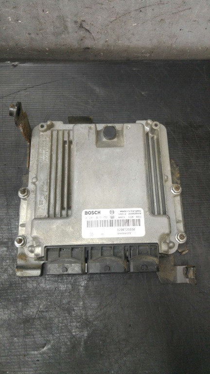 Ecu calculator motor 2.0 dci renault laguna 3 bt0 1 1039s29372 0281015781 8200726880