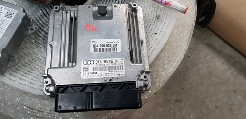 Ecu calculator motor AUDI A4 B8 8K 2.0 tDI CAG 2008 2009 2010 03L906022JM