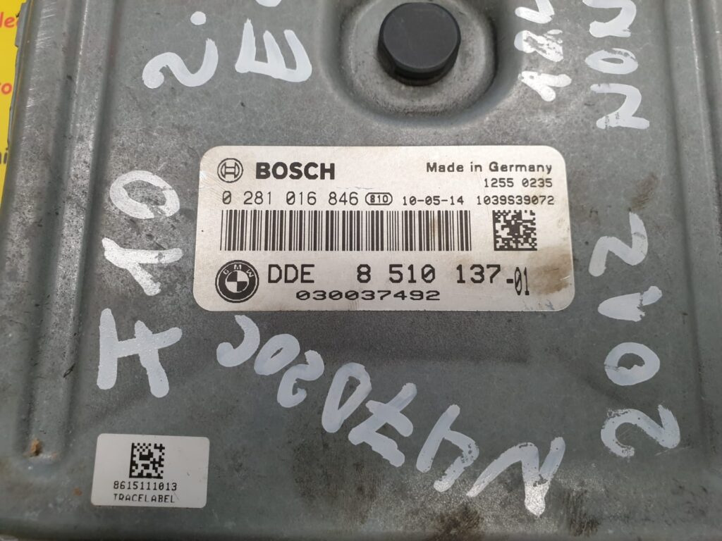 ECU Calculator motor Bmw 520 d, DDE 8510137, 0281016846