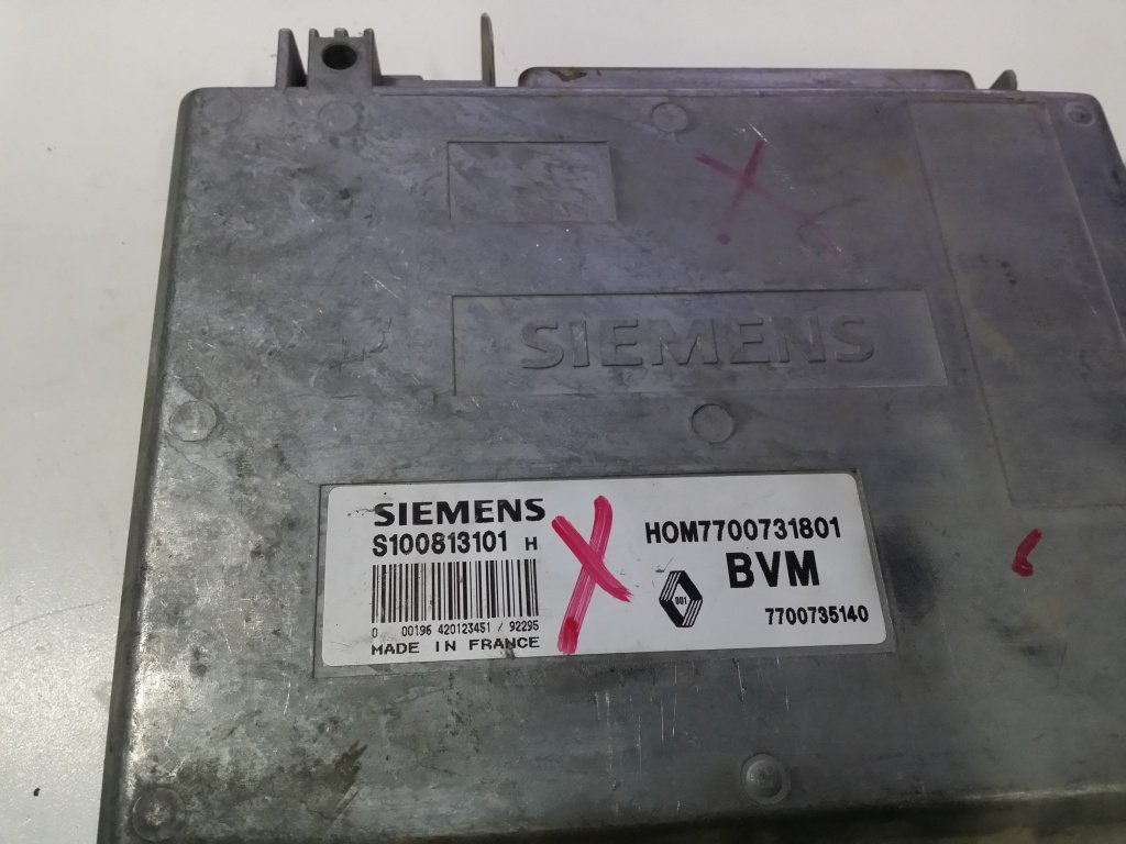 ECU Calculator motor Renault 19 1.4 HOM7700731801 Fenix3B