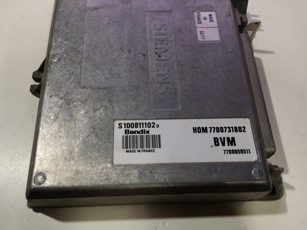 ECU Calculator motor Renault 19 1.7 S100811102D Fenix3B