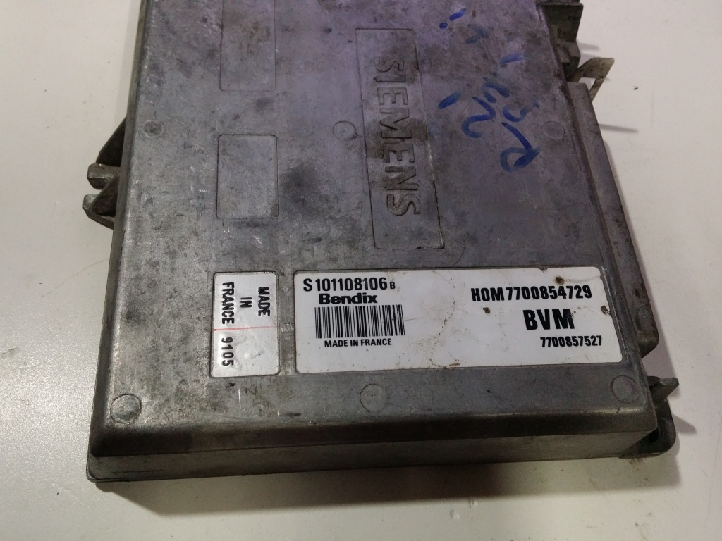 ECU Calculator motor Renault HOM7700854729 Fenix3B